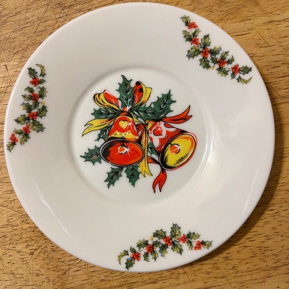 Campbell 1982 Vintage Christmas plate 5 3/4 inches in diameter - Picture 7 of 8
